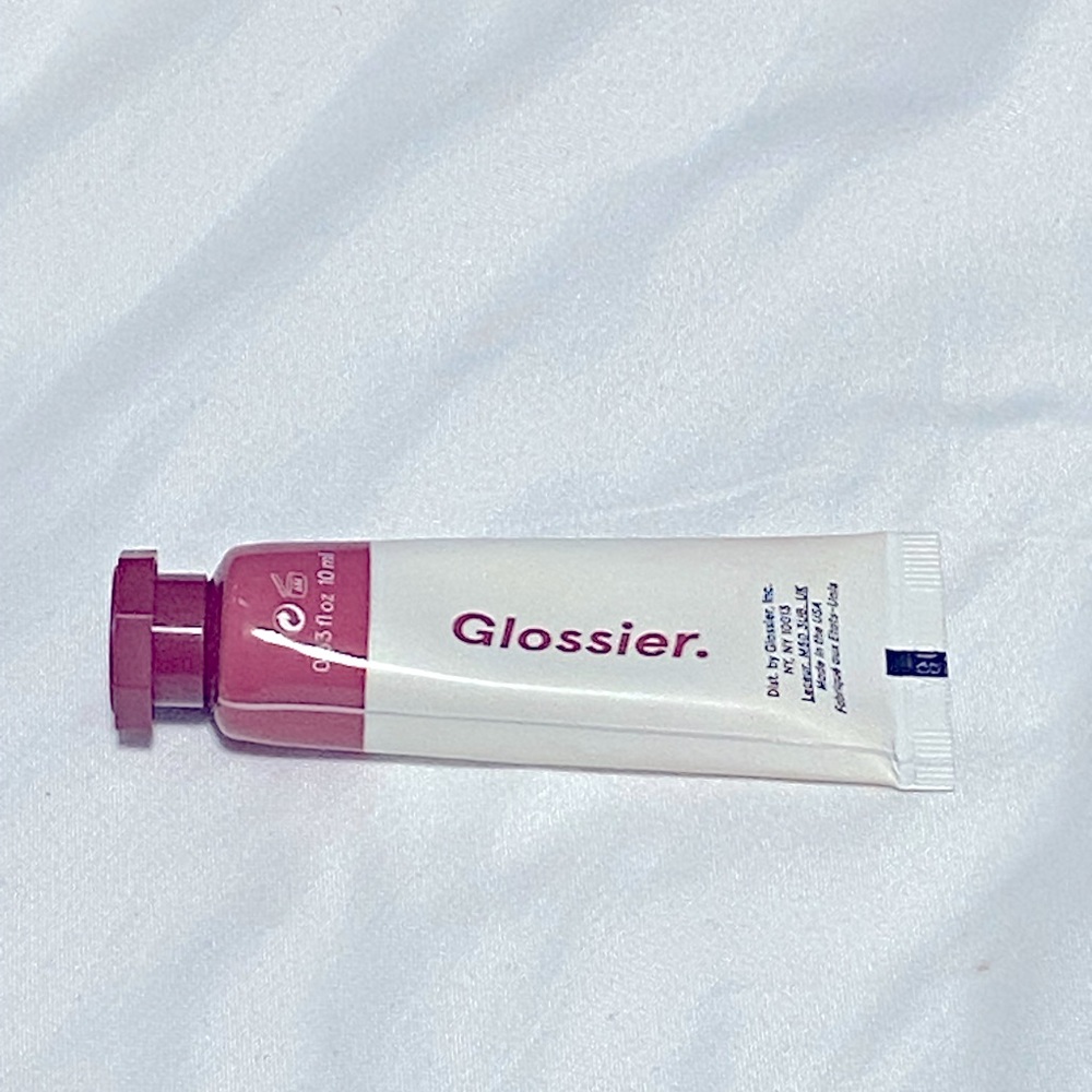 Glossier Cloud Paint “Storm”
